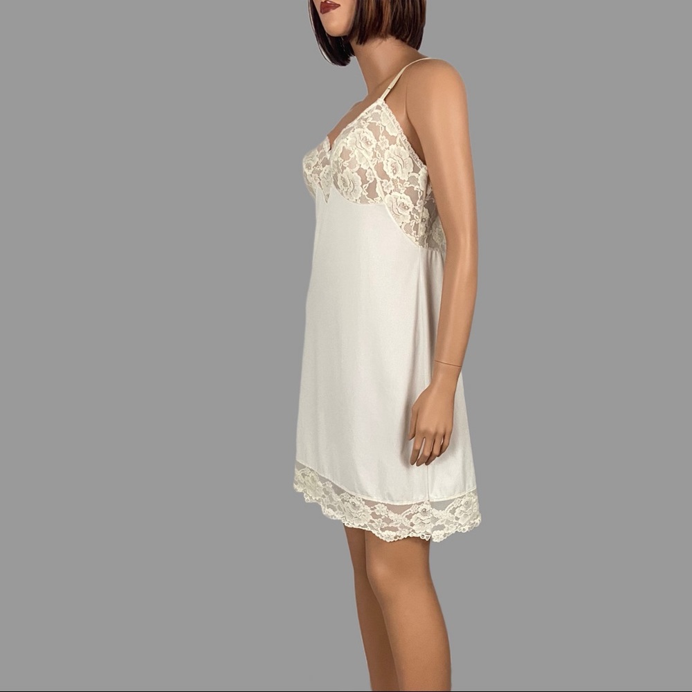 🚫SOLD🚫Vintage 60’s Vanity Fair Slip Full 34 Bust Cream Nylon Rose Lace Lacey - Picture 4 of 13